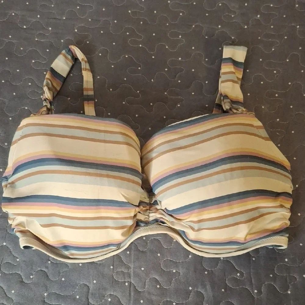 Shade & Shore Striped Multi-Color Women's Swim top size 38DD